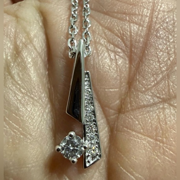 Elegant Diamond and 925 Silver Pendant Necklace - Picture 8 of 14